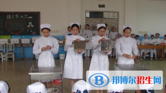 石家莊華醫(yī)醫(yī)學中等專業(yè)學校2018年報名條件、招生對象