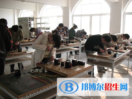 河北現(xiàn)代冶金工業(yè)學(xué)校有哪些專業(yè)