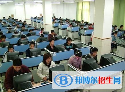 衡水科華計(jì)算機(jī)中專學(xué)校2018年報(bào)名條件、招生對(duì)象