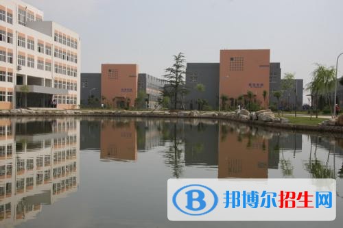 廊坊食品工程學(xué)校2018年報(bào)名條件、招生對(duì)象
