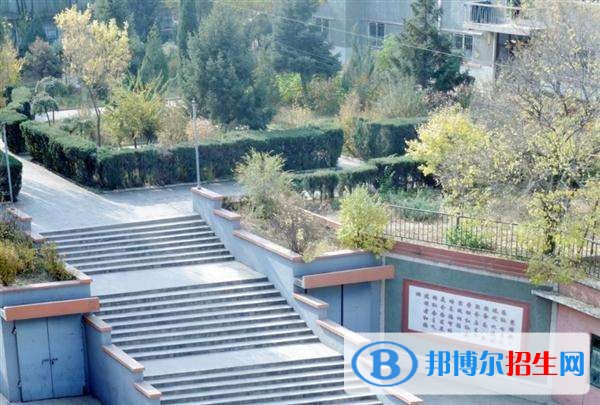 承德現(xiàn)代中等專業(yè)學(xué)校2018年報(bào)名條件、招生對(duì)象