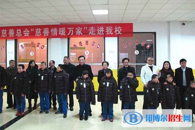 榆林恒創(chuàng)高新技能學(xué)校2018年報(bào)名條件、招生對(duì)象