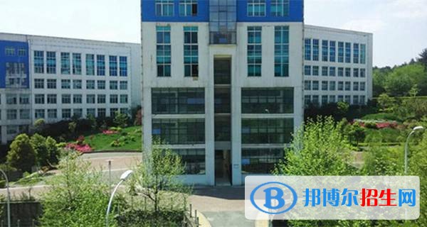長(zhǎng)治縣職業(yè)技術(shù)學(xué)校2018年報(bào)名條件、招生對(duì)象
