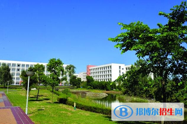 四川水利職業(yè)技術學院校園一角