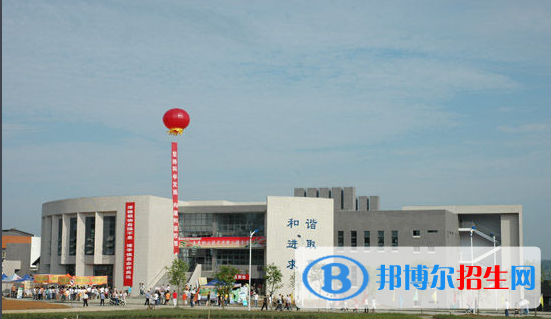 南充職業(yè)技術學院教學樓4