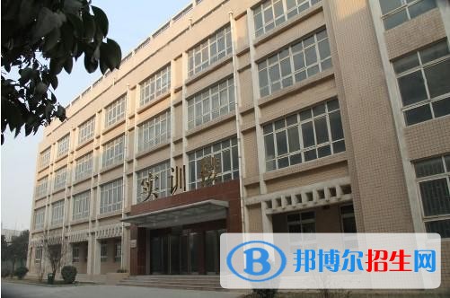 東營(yíng)商業(yè)技工學(xué)校2018年報(bào)名條件、招生對(duì)象