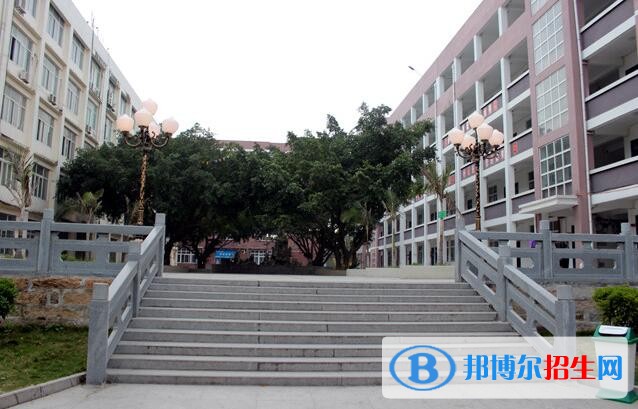 招遠(yuǎn)第三職業(yè)中專(zhuān)網(wǎng)站網(wǎng)址