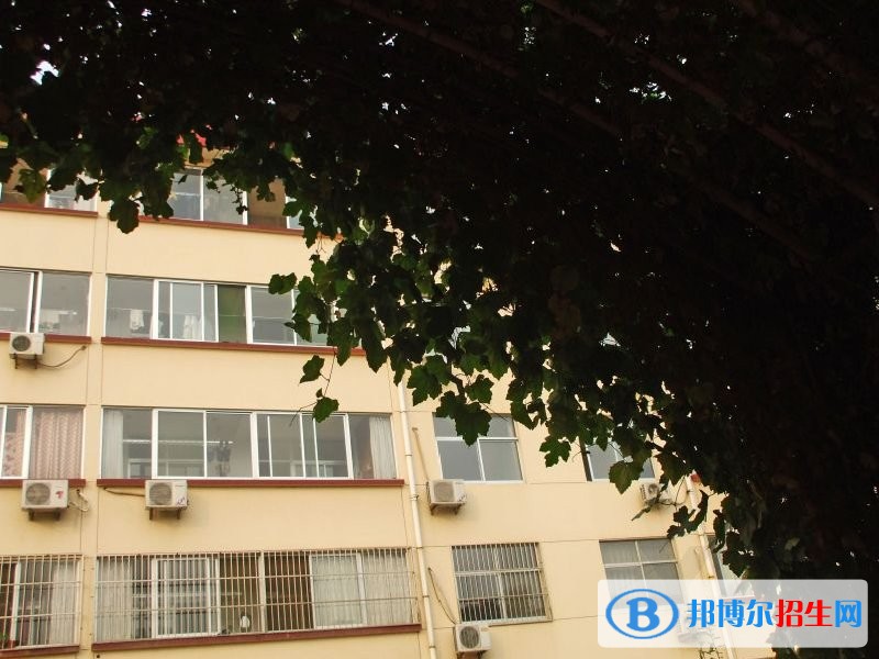 山東益都衛(wèi)生學校招生辦聯(lián)系電話