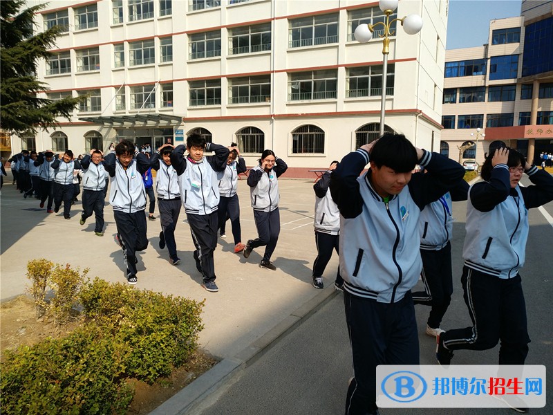 平度技工學(xué)校招生辦聯(lián)系電話(huà)