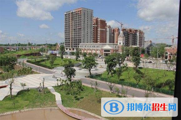 重慶藝術(shù)工程職業(yè)學(xué)院?jiǎn)握袌?bào)名條件