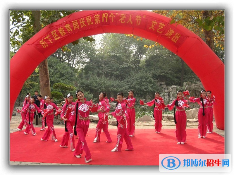 濟(jì)南商貿(mào)學(xué)校2018年報(bào)名條件、招生對(duì)象