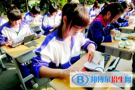 濟南歷城職業(yè)中專2018年報名條件、招生對象