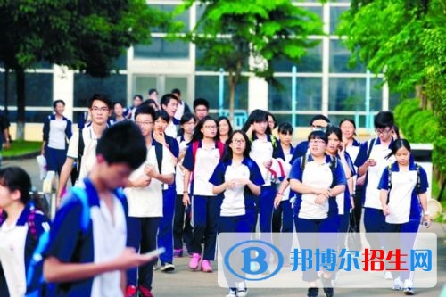 重慶高中好還是中專學校好