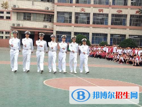 海軍第六職業(yè)技術(shù)學(xué)校2018年報(bào)名條件、招生對(duì)象