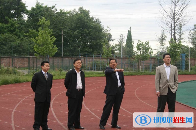 成都讀中專學校需要什么
