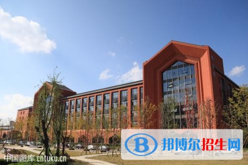 貴陽女生上什么中專學(xué)校好