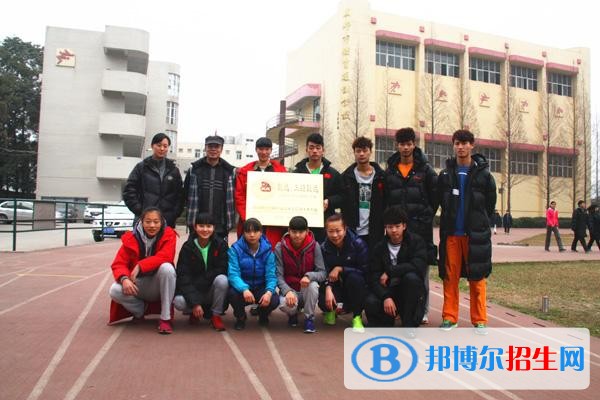 成都去讀中專學校學什么對以后好一點