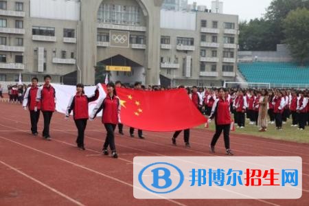 貴陽(yáng)女生讀高中好還是中專學(xué)校