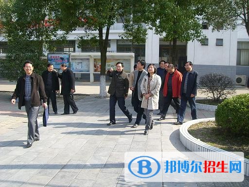 江蘇海安雙樓職業(yè)高級(jí)中學(xué)招生辦聯(lián)系電話