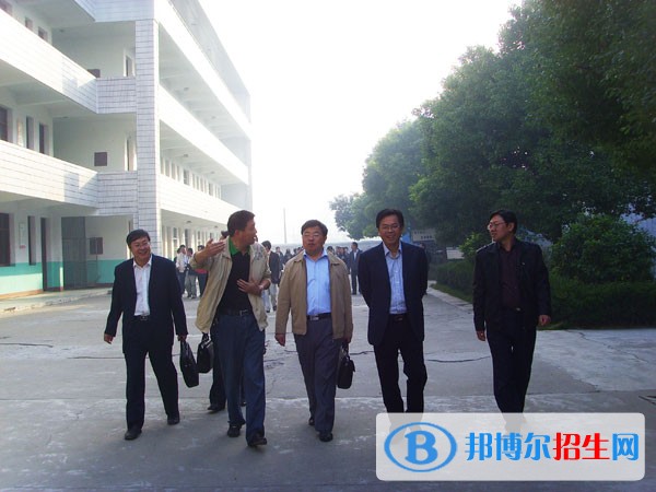 海門(mén)職業(yè)教育中心校招生辦聯(lián)系電話