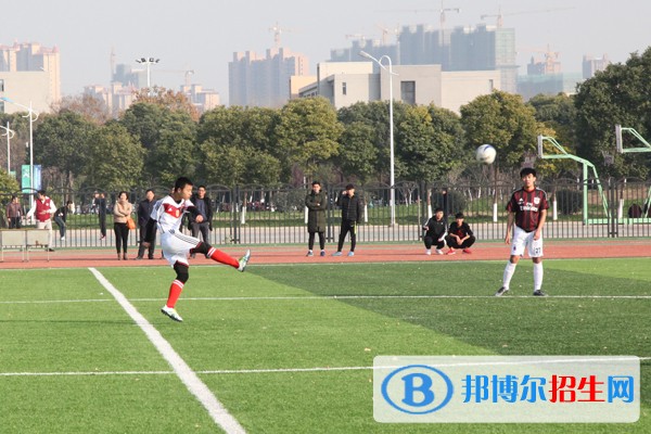 鹽城機(jī)電高等職業(yè)學(xué)校2019年報(bào)名條件、招生對(duì)象