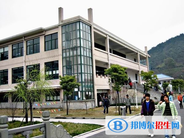 鹽都鹽南職業(yè)高級中學2019年報名條件、招生對象