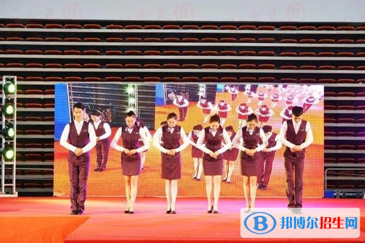 青島酒店管理職業(yè)技術(shù)學(xué)院?jiǎn)握谐煽?jī)查詢時(shí)間