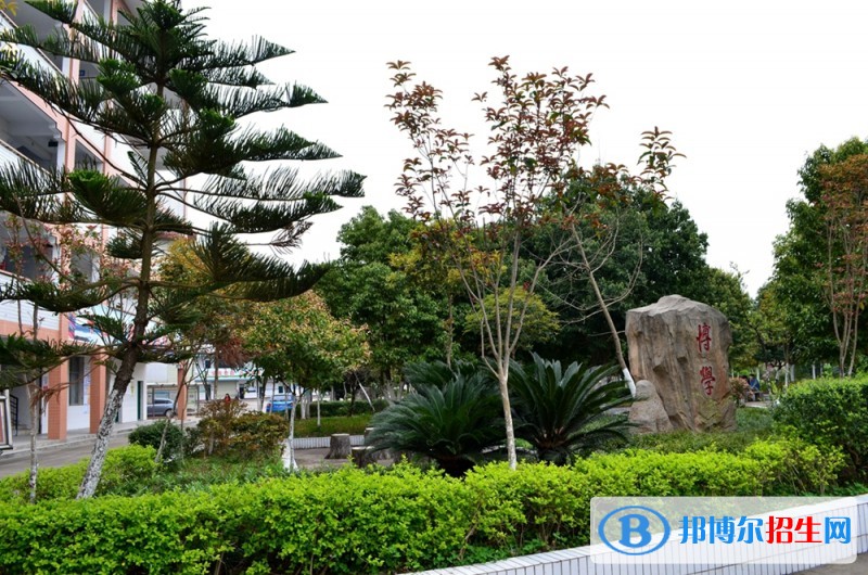 綿陽讀中專學校好還是讀高中好