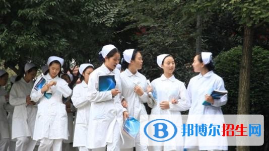 昆明中專學校和職高哪個好