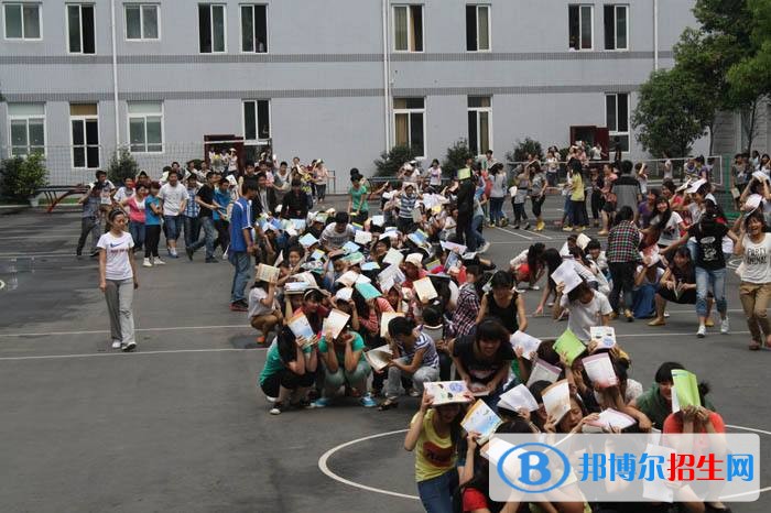 四川沒有初中畢業(yè)證可以讀中專學校嗎