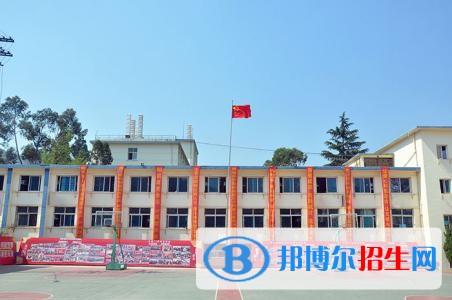 昆明中專學校讀什么專業(yè)好