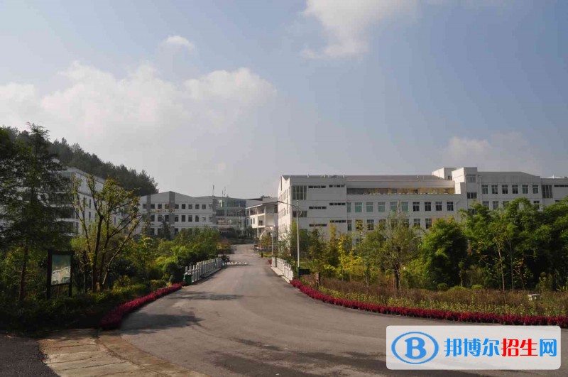 貴州沒有高中畢業(yè)證可以讀中專學(xué)校嗎