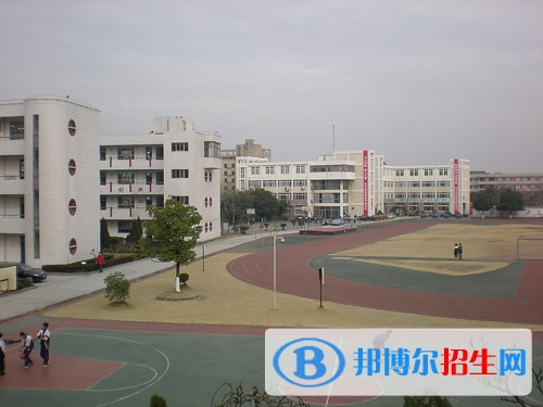 貴州適合高中畢業(yè)的中專(zhuān)學(xué)校