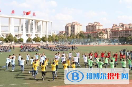 昆明中專學(xué)校讀出來是什么文憑