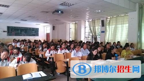 大理職高和中專學校哪個好