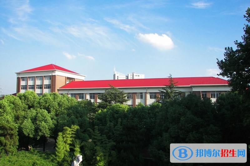 南京工業(yè)職業(yè)技術(shù)學(xué)院?jiǎn)握泻?jiǎn)章