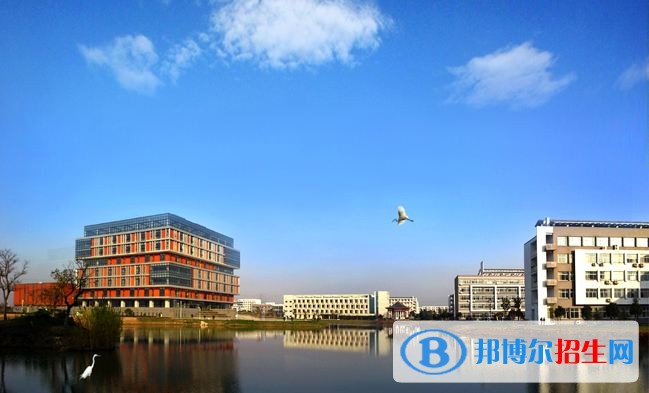 江蘇信息職業(yè)技術(shù)學(xué)院單招報(bào)名時(shí)間