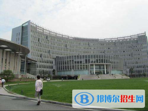 江蘇建筑職業(yè)技術(shù)學(xué)院?jiǎn)握泻?jiǎn)章