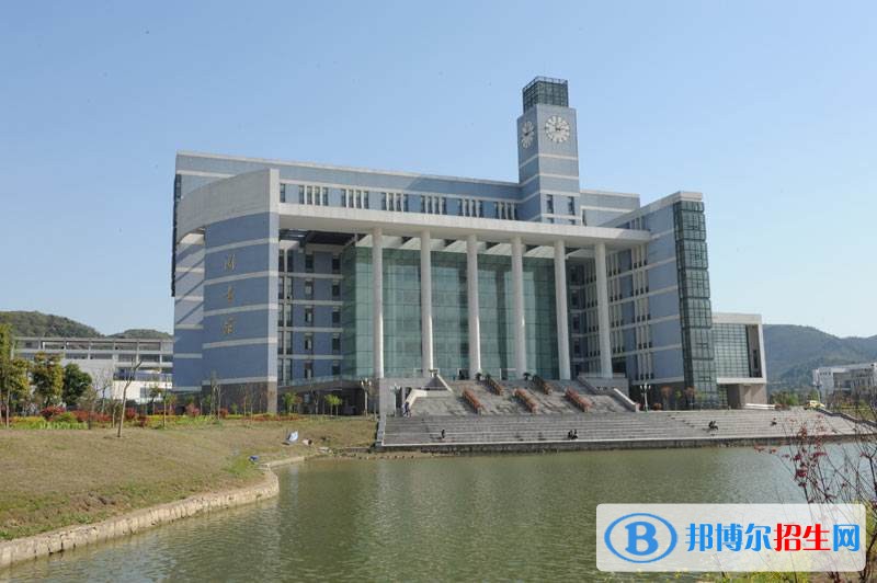 無(wú)錫工藝職業(yè)技術(shù)學(xué)院?jiǎn)握泻?jiǎn)章