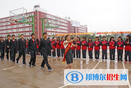 曲靖讀中專學(xué)校一年要多少錢