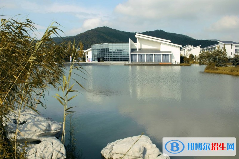 蘇州工藝美術(shù)職業(yè)技術(shù)學(xué)院?jiǎn)握袌?bào)名時(shí)間