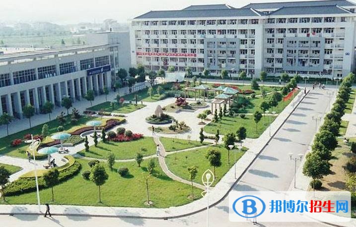 無錫商業(yè)職業(yè)技術(shù)學(xué)院?jiǎn)握袌?bào)名條件