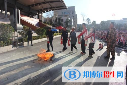 曲靖高中沒(méi)讀完可以讀中專學(xué)校嗎