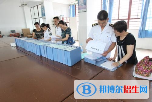 玉溪中專學(xué)?？梢钥即髮W(xué)嗎