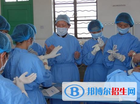 玉溪中專學校什么時候開學