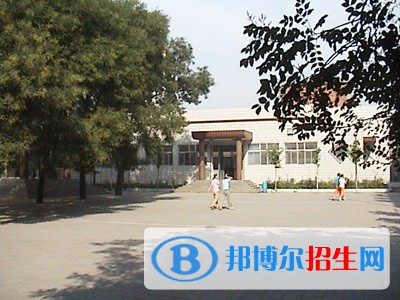 紅河初中畢業(yè)可以上中專學校嗎