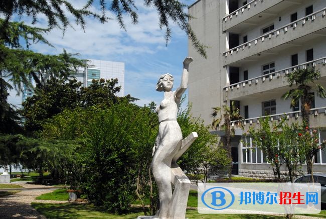 安徽電氣工程職業(yè)技術(shù)學(xué)院?jiǎn)握袌?bào)名時(shí)間