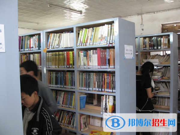 巴中中專學(xué)?？梢钥即髮W(xué)嗎