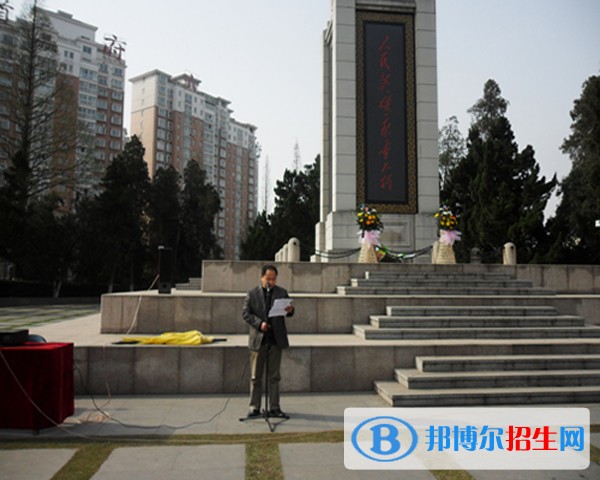 六安職業(yè)技術(shù)學(xué)院?jiǎn)握袌?bào)名條件