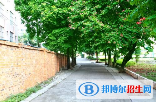 達州中專學校好還是高中好